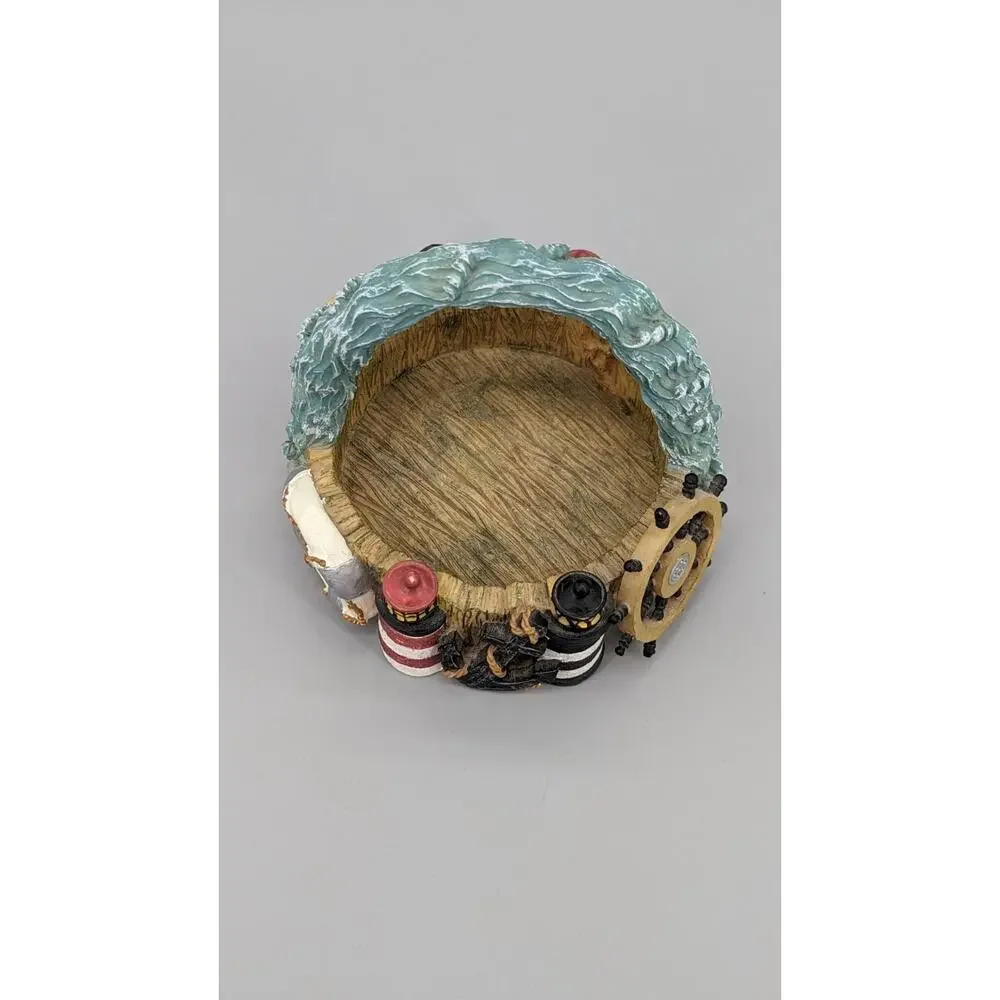 Unbranded resin decorative